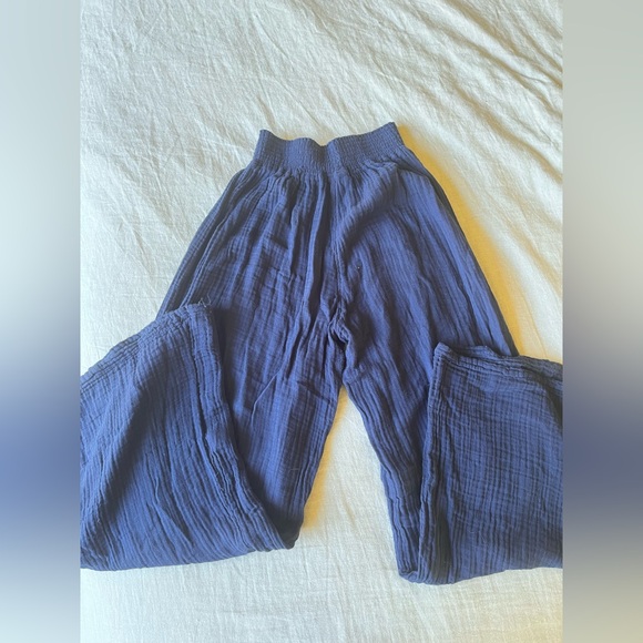 Michael Stars Admiral (Navy) Leo Gauze Button-Down Shirt and Susie Pants Set, M. - Picture 5 of 11